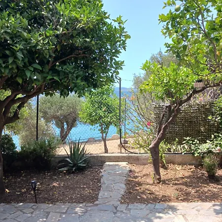 Philip's Summerhouse Дом отдыха *